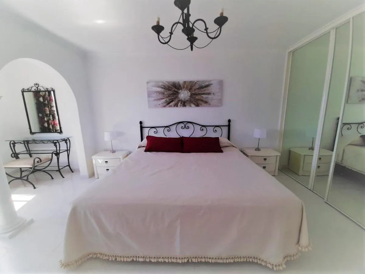 Hotel Tango House Arona  Penzion